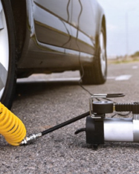 KIT AUTO PENTRU PANA, COMPRESOR AUTO CU 2 CILINDRI, 12V, METALIC + ACCESORII